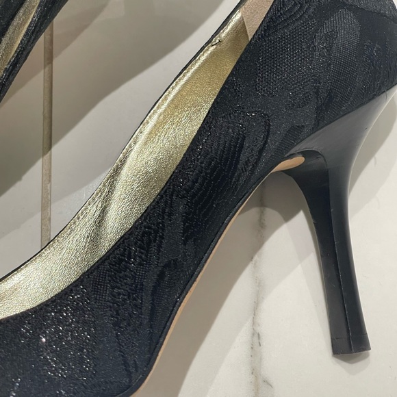 Vera Wang black heels - Picture 8 of 8